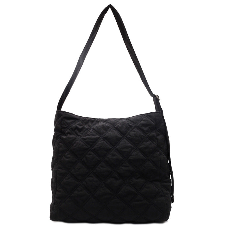 Gestepptes Weiches Stoff Schultertasche Karnz