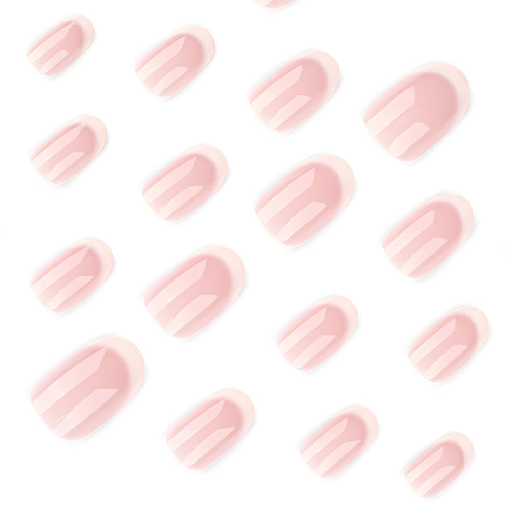 Elegante Stiletto-Nägel mit klassischem French-Tip Karnz