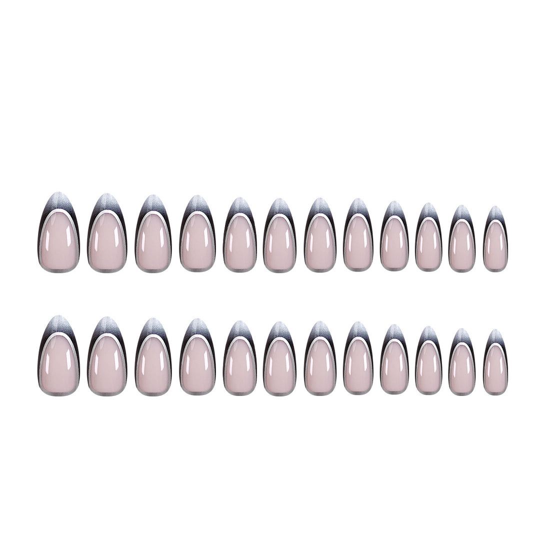 Stiletto Kunstnägel mit eleganter Ombre-Gestaltung Karnz