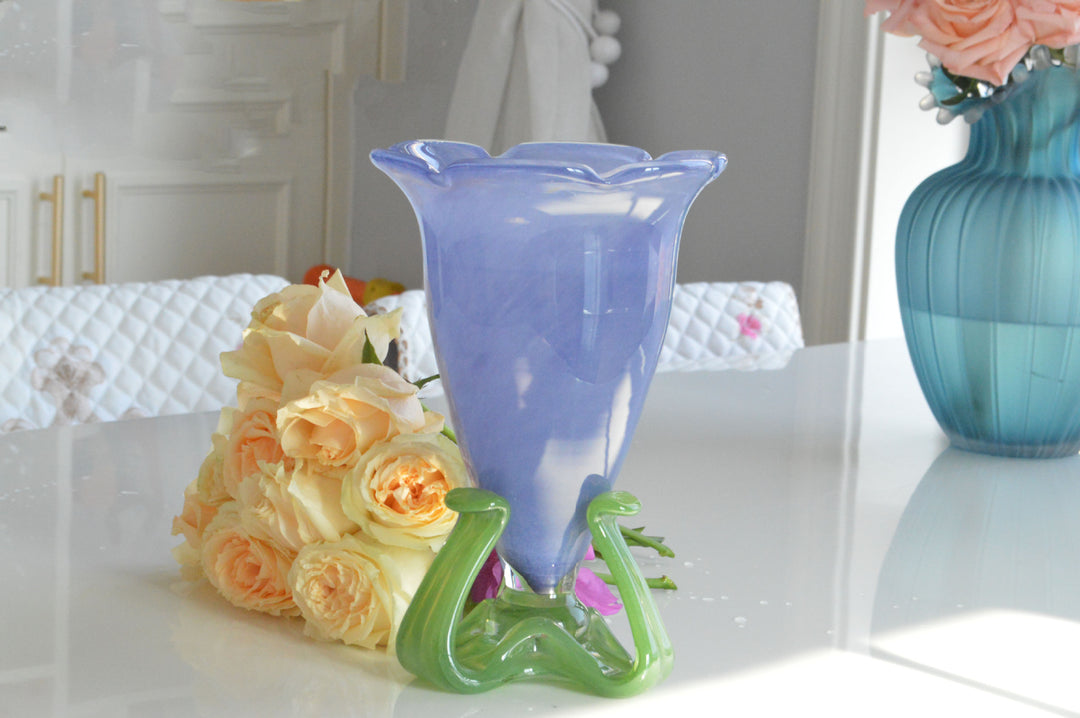Mouthblown gerippte Podest Kunstglas Trompetenvase Karnz