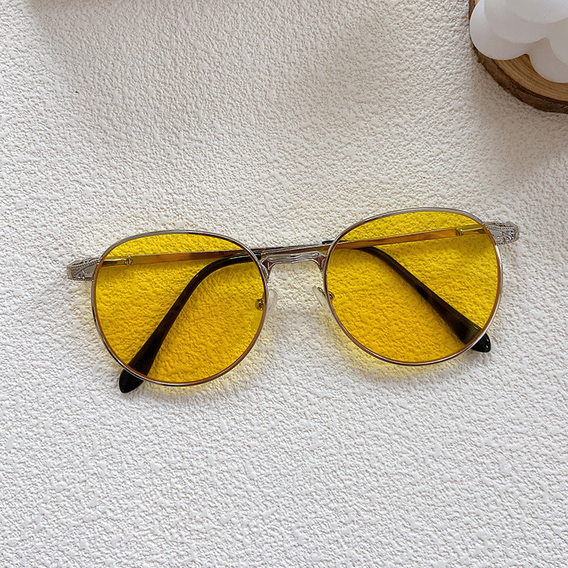 Modische Sonnenbrille mit Rundem Rahmen und Filigranem Design Karnz