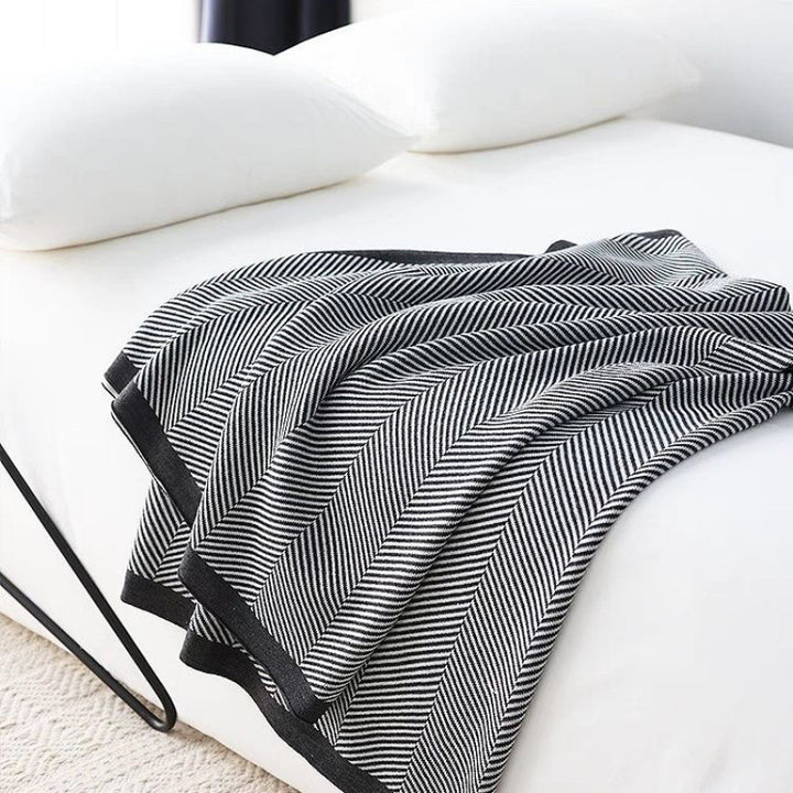 Gemütliche Strickdecke Karnz