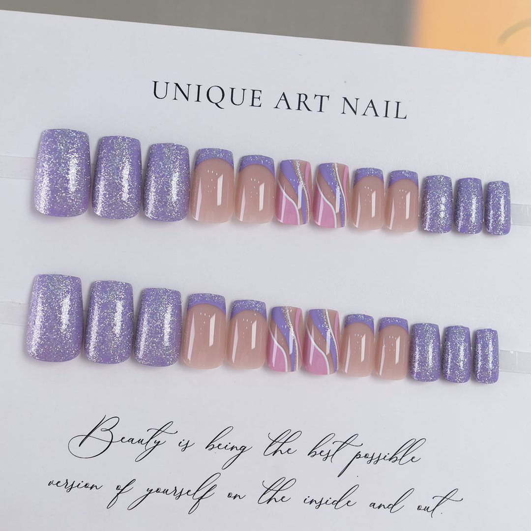 Künstlerisches Press-On-Nagelset mit Glitzer und abstraktem Design