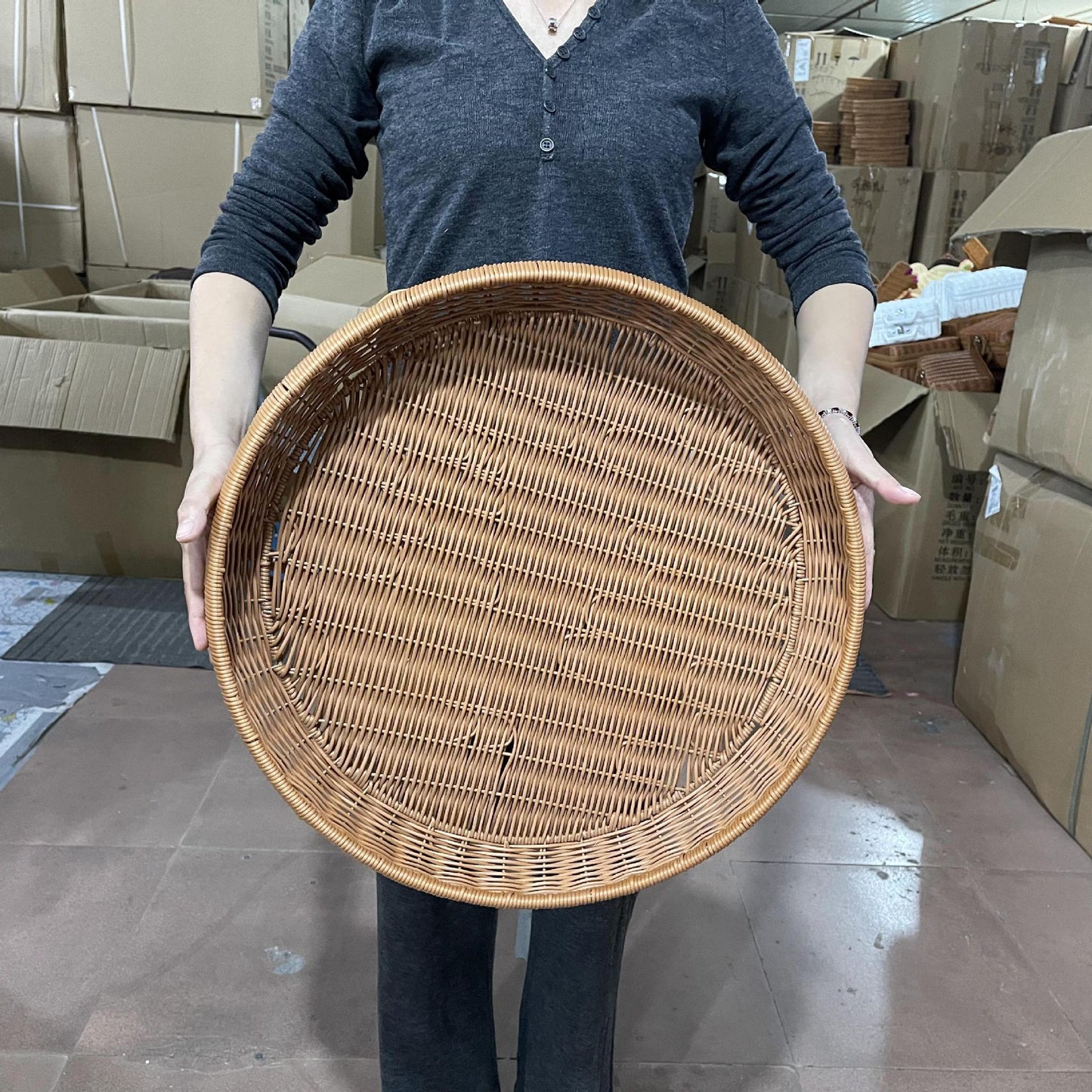 Damen runder Servierkorb aus geflochtenem Rattan Karnz