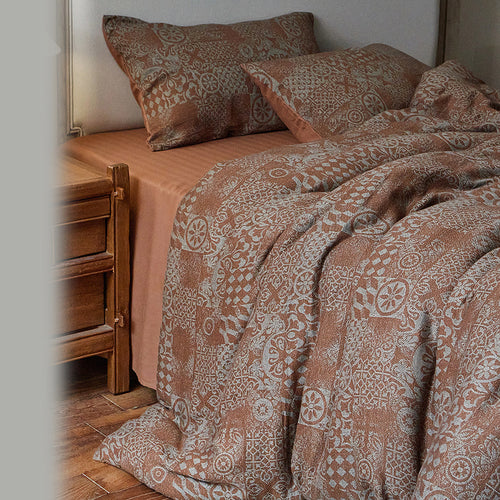 Heritage Jacquard Baumwollsatin Bettwäsche Ensemble mit strukturiertem Matelassé Bettläufer