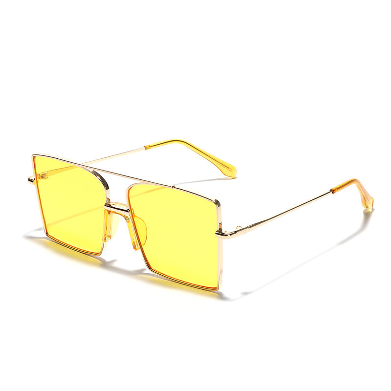 Damen elegante quadratische Sonnenbrille mit modischen Akzenten Karnz