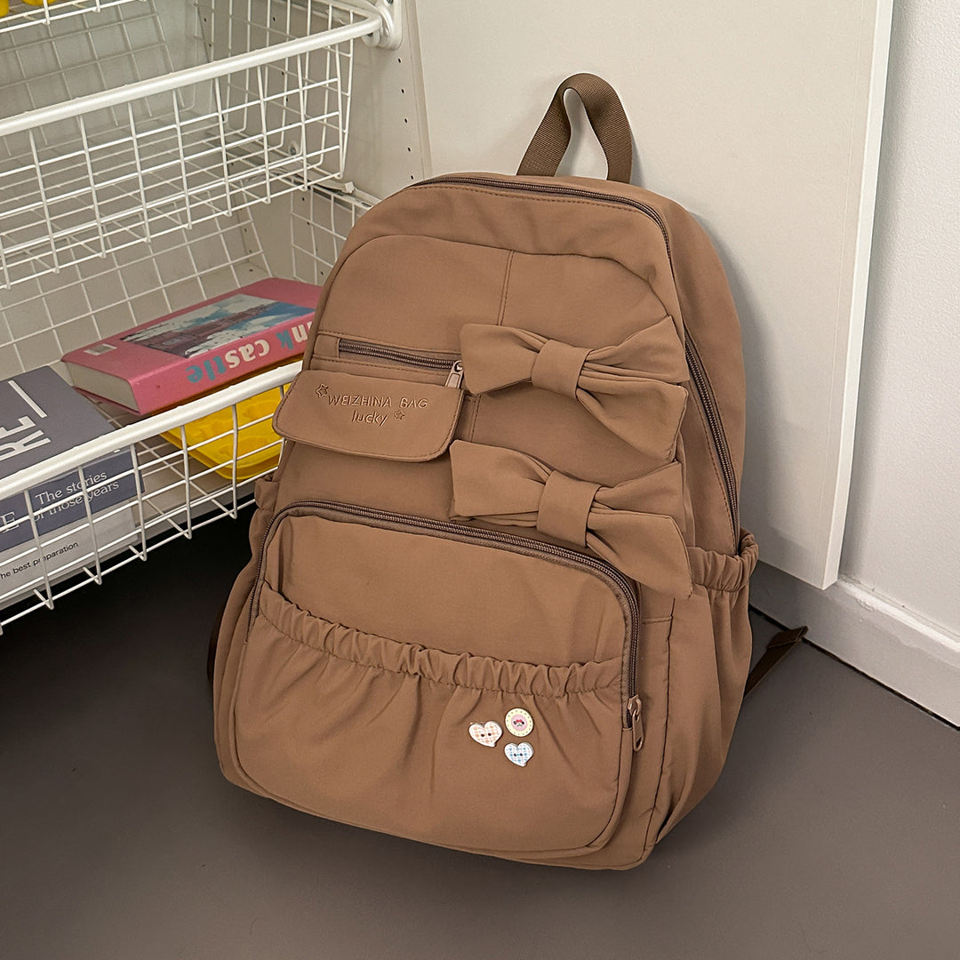 Stylischer Rucksack mit Bogenakzenten Karnz