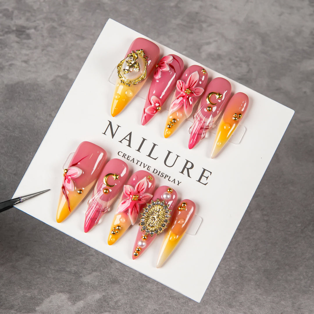 Künstlerisches Stiletto Press-On Nail Set mit floralen und Juwel-Akzenten