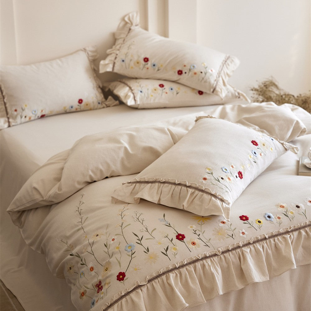 Bettwäsche-Set aus Baumwoll-Leinen mit floraler Stickerei und Volantkante
