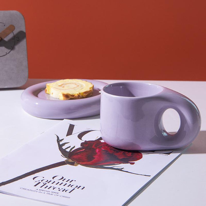 Elegante gewellte Keramikteller