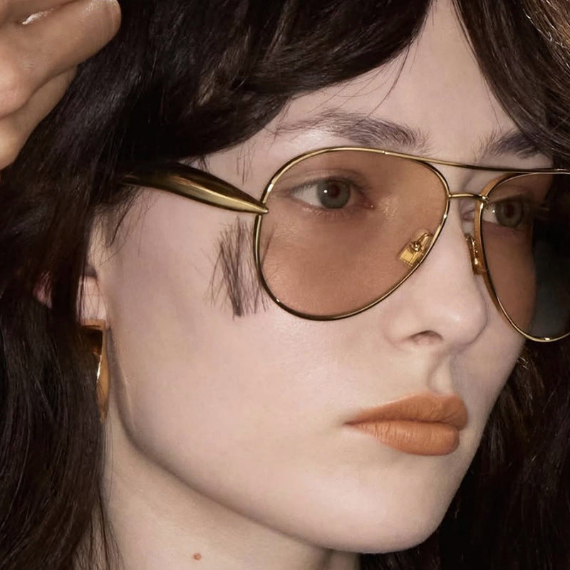 Damen Piloten-Sonnenbrille mit eleganten Akzenten und schützendem UV-Filter Karnz