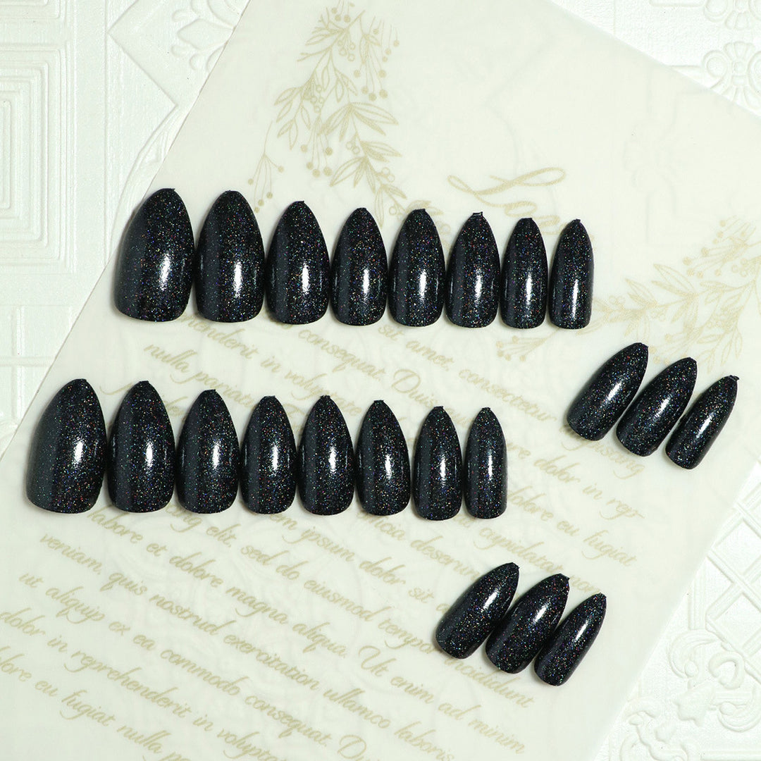 Glamouröse Stiletto Press-On Nägel mit Glitzerfinish Karnz