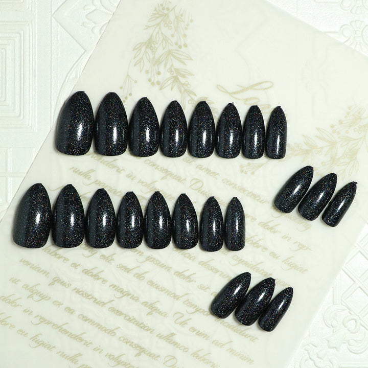 Glamouröse Stiletto Press-On Nägel mit Glitzerfinish Karnz