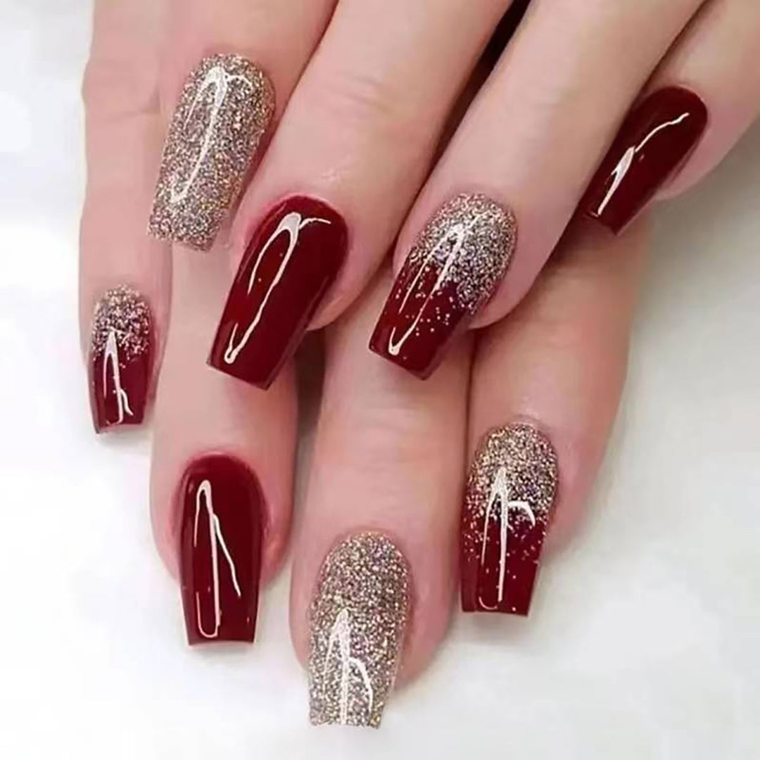 Glamourös Glitter Nageldesign