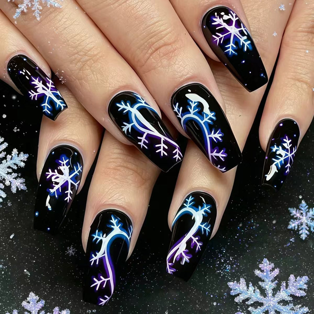 Künstlerisch Schneeflocken-Muster Nagelkunst Karnz