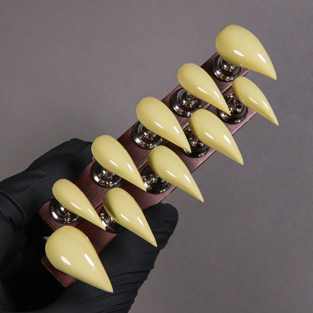 Stiletto Press-On Nagelverstärkungen mit Edelsteinakzenten