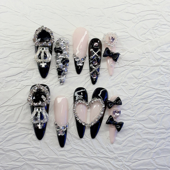 Elegantes aufwendiges Press-On Nagelkunst Set