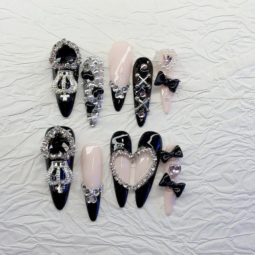Elegantes aufwendiges Press-On Nagelkunst Set