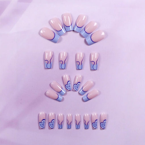 Kunstnagelset mit eleganten Designs und fröhlichen Linien Karnz