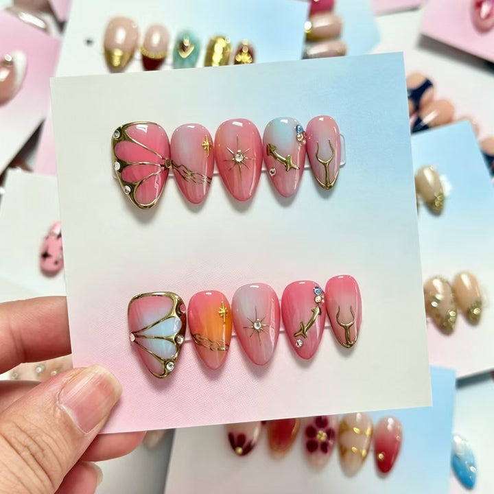 Dekoratives Handgefertigtes Press-On Nagelkunstset mit von Strand inspirierten Designs