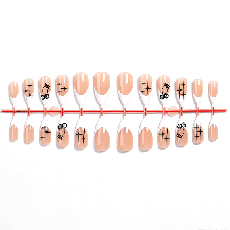 Künstlerische Press-On Nagelkollektion mit einzigartigen Musterdesigns Karnz