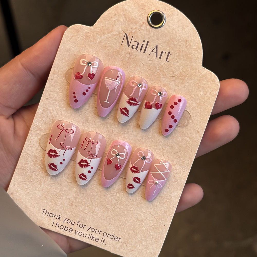 Romantisches Kuss-Thematisches Press-On Nagelset Karnz