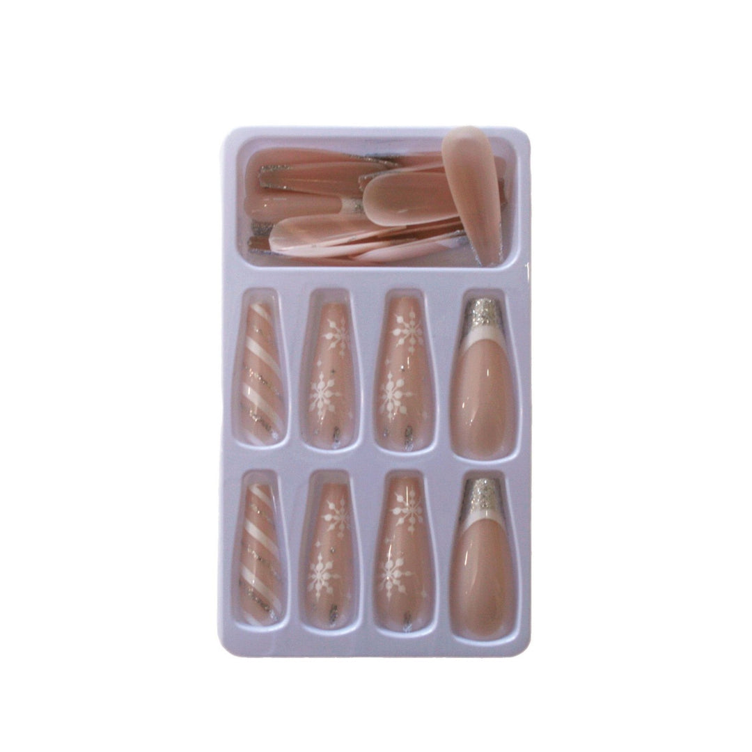 Glamouröse Nageltips mit Glitzerspitze Karnz