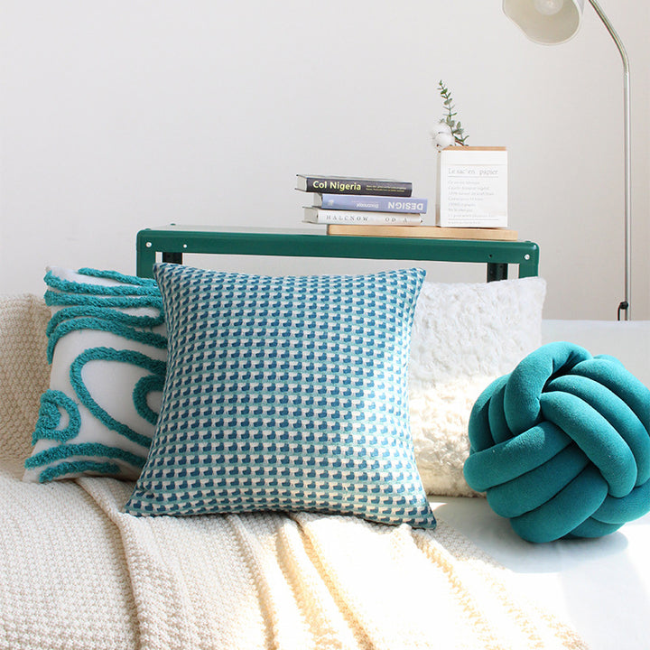 Dekoratives Kissen mit geometrischem Design