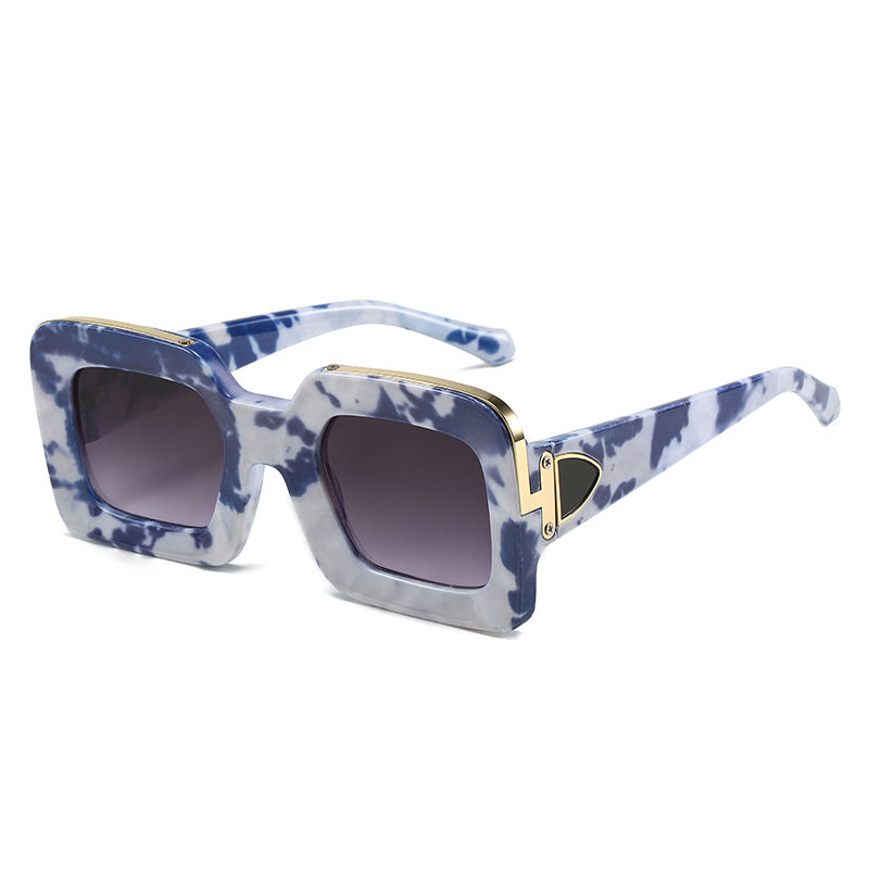 Damen quadratische Sonnenbrille mit luxuriösem Design und goldenen Akzenten Karnz