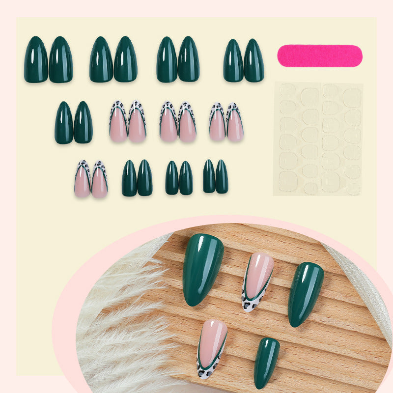 Dekoratives Press-On-Nagelkunst-Set mit zeitgenössischen Tierdrucken Karnz