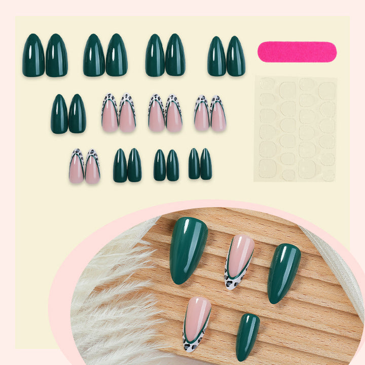 Dekoratives Press-On-Nagelkunst-Set mit zeitgenössischen Tierdrucken Karnz