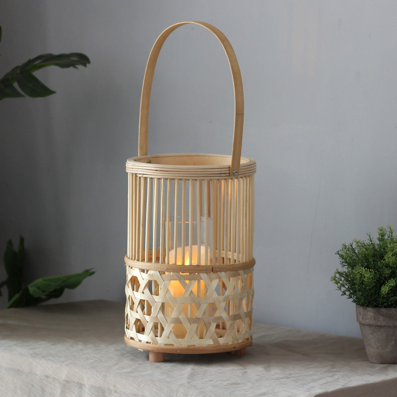 Handgefertigte Laterne aus Rattan Karnz