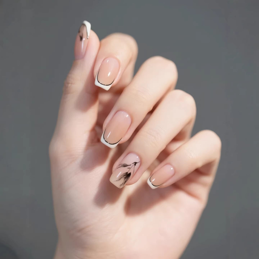 Elegantes Press-On-Nail-Art-Set mit floralem Design