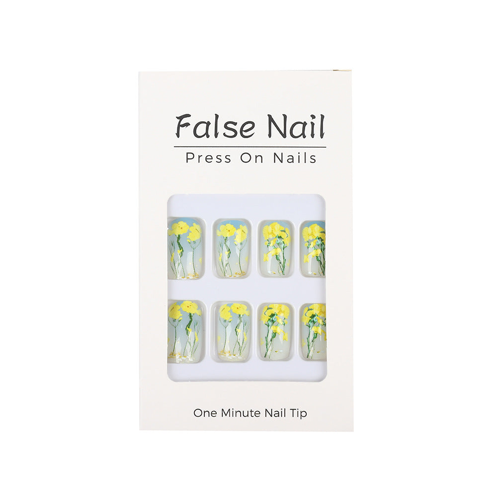 Künstliche Nagelspitzen im floralen Design Karnz