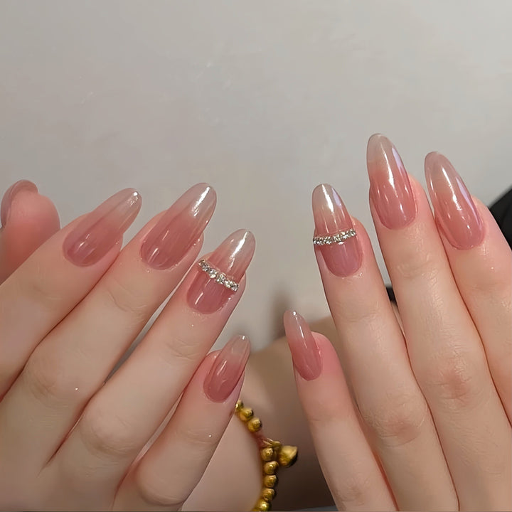 Elegantes Stiletto Press-On Nagelset Karnz
