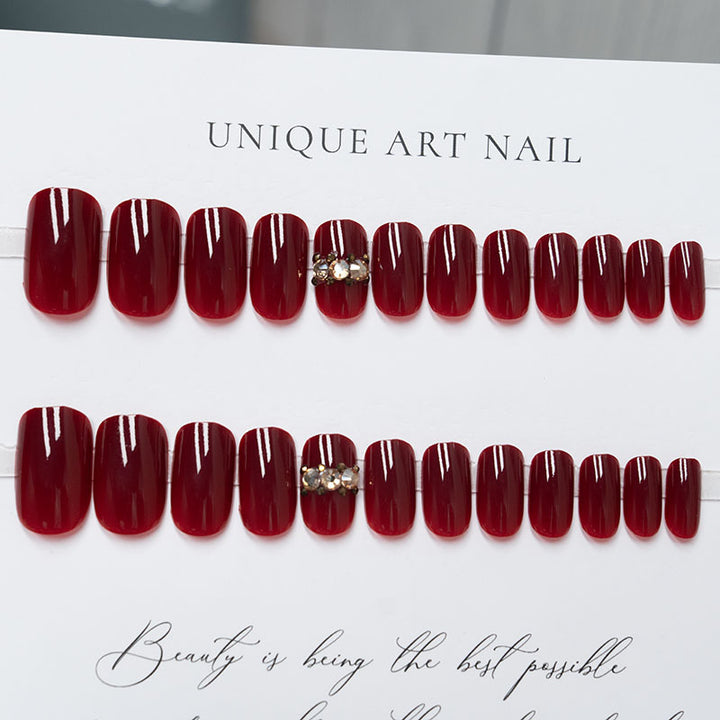 Elegante dekorative Press-On-Nagelkunst