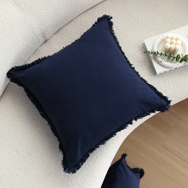 Quadratischer Dekokissenbezug im Skandi‑Minimalstil mit feiner Fransenkante Karnz