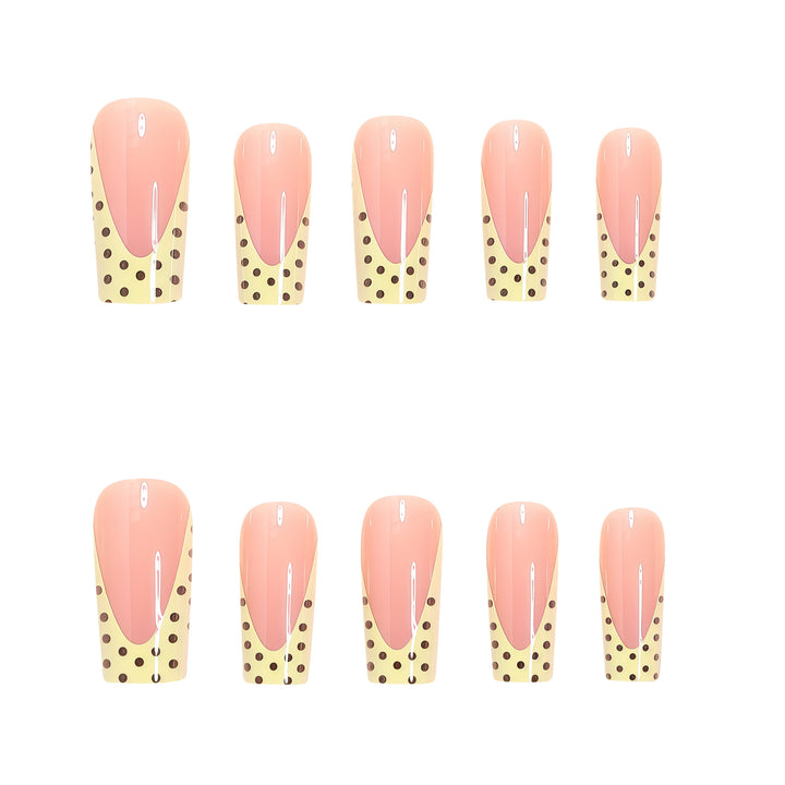 Künstlerische lange Nagelverlängerungen mit Punkten Design Karnz