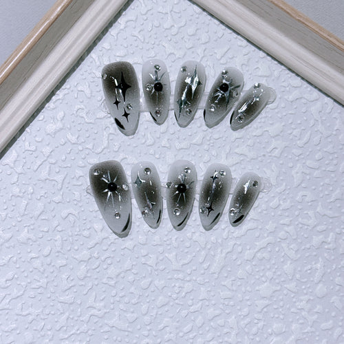 Dekorative Nagelkunst