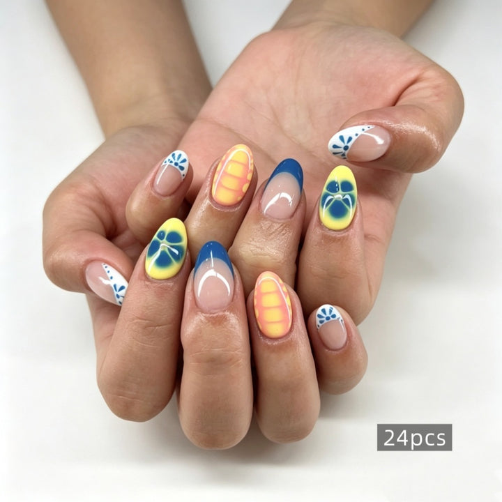 Künstlerische florale Nagelspitzen