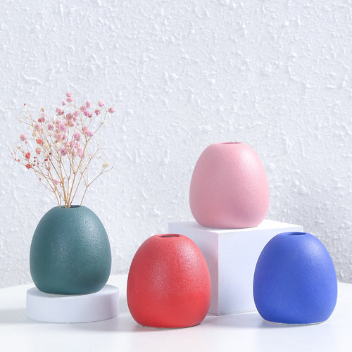 Zeitgenössische eiförmige Keramikblumenvase Karnz