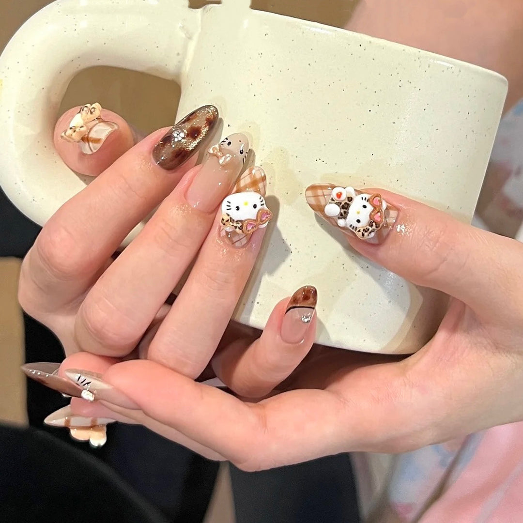 Verspielte Charakter-Themen Press-On Nail Kollektion
