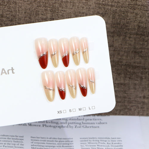 Elegantes Stiletto Press-On-Nagelset mit schimmernden Akzenten Karnz
