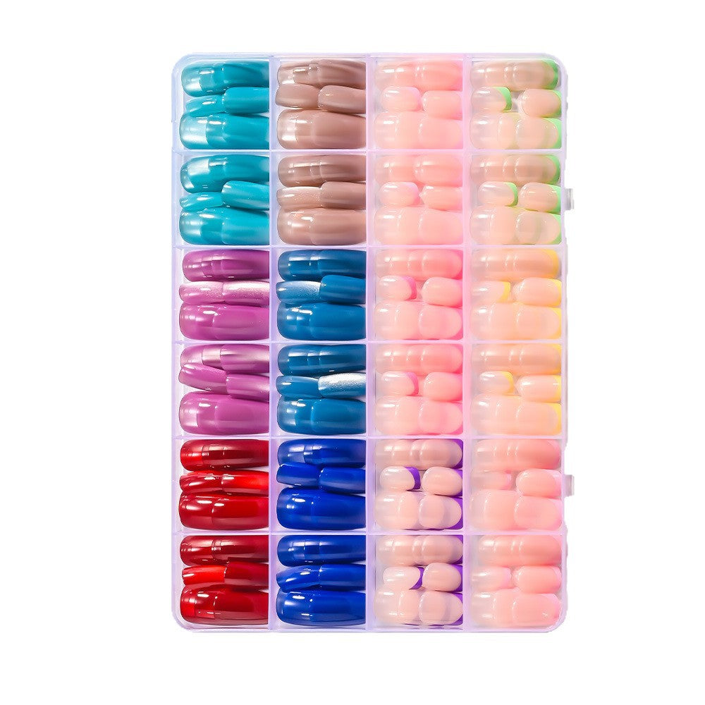 Varierte Kollektion von Press-On Nagelspitzen Karnz