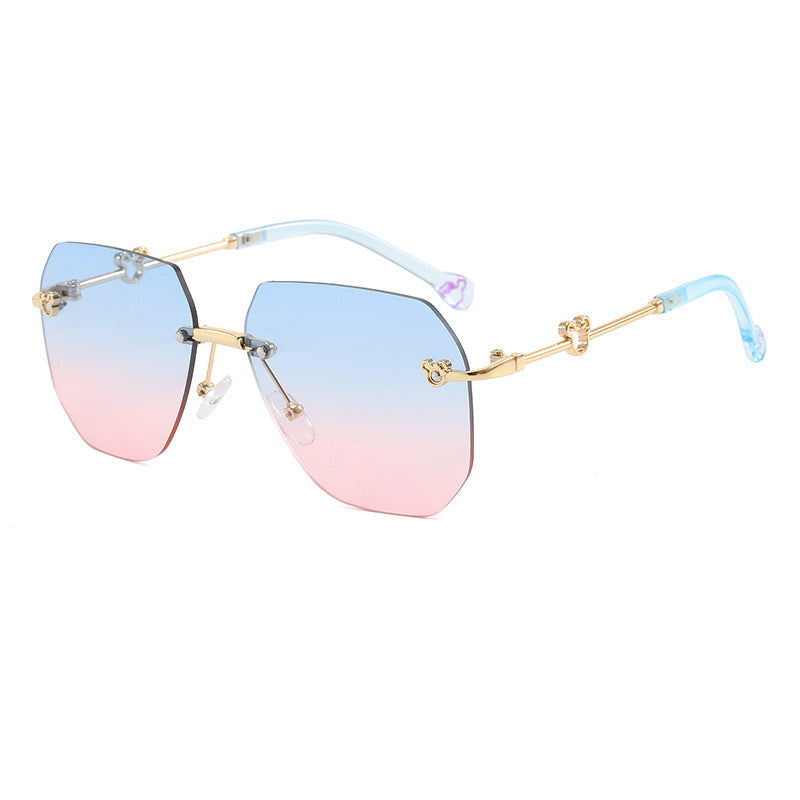 Damen stilvolle Oversized-Sonnenbrille mit facettiertem Rahmen Karnz