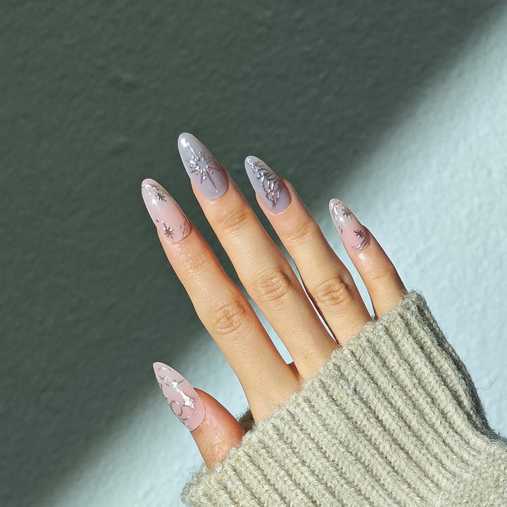 Elegante holiday-themed Stiletto Nägel Karnz