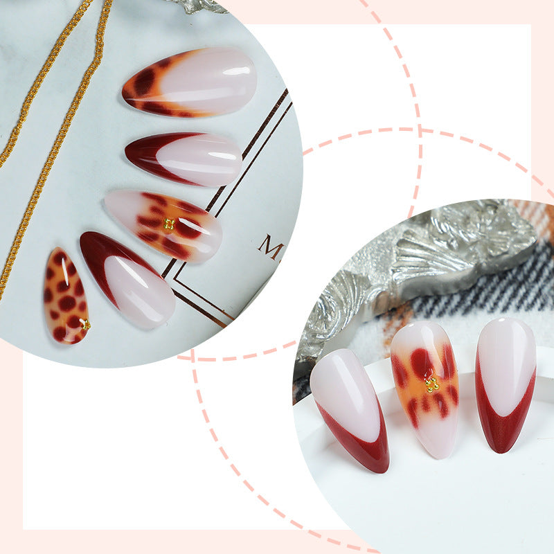 Modisches Press-On Nagelkunst Set Karnz