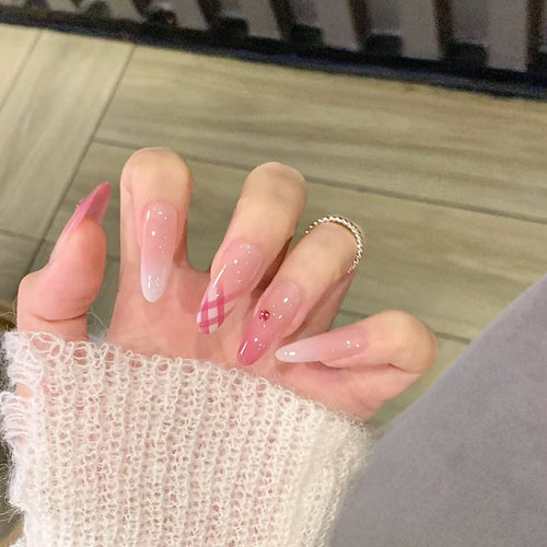 Gradient Ombre Druck-On-Nagelverlängerungen Karnz
