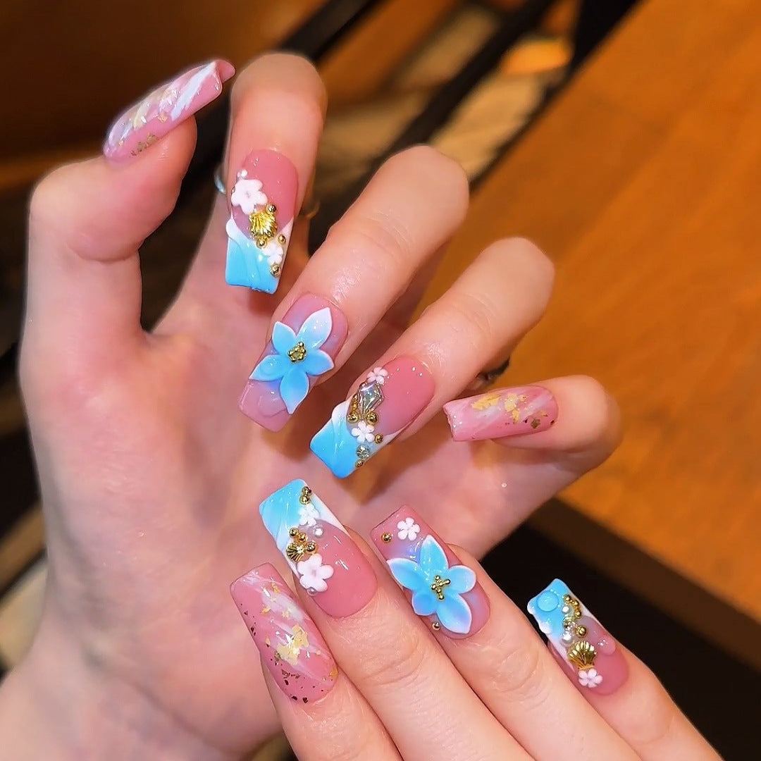 Dekorative Blumendekorations-Nagelkunst-Set
