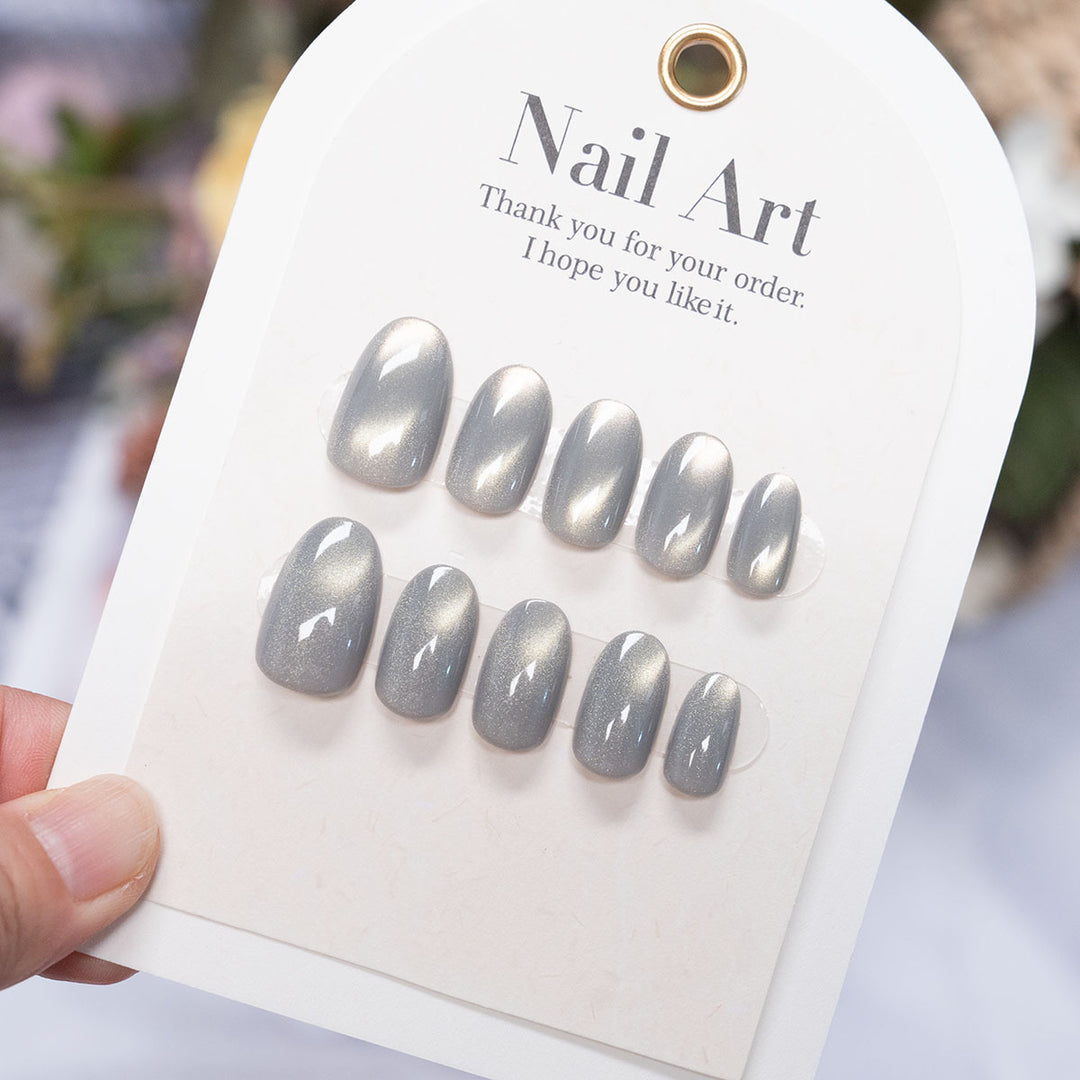 Glamouröse Press-On Nagelkunst